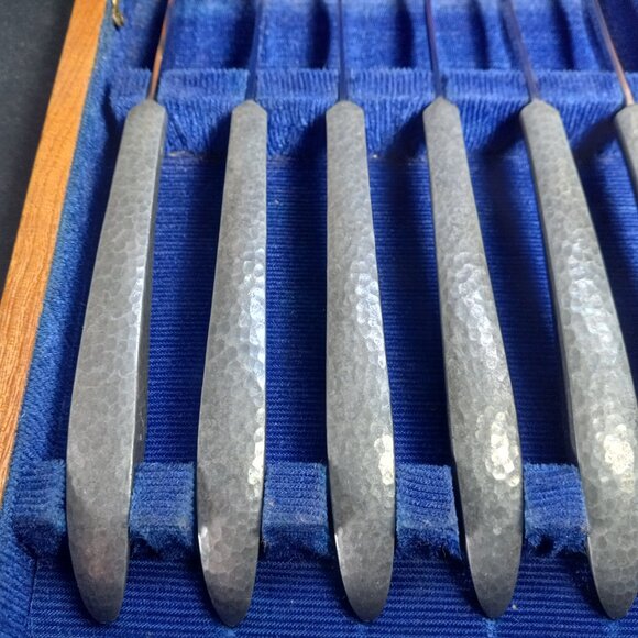 MCM Steak Knives Set of 6 Arts & Crafts Hasakui Inami Japan Hand Hammered Handle - Picture 4 of 15